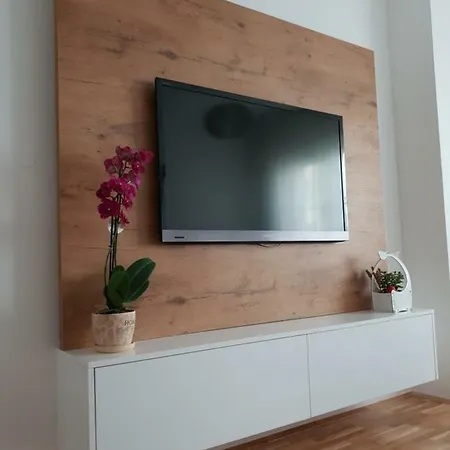 Tvoj *